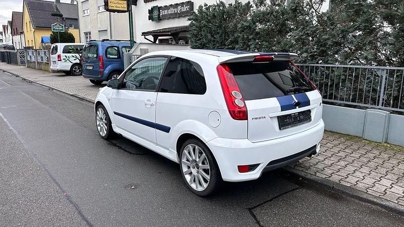 Gebraucht Ford Fiesta ST 150 PS (110 kW) 2008 Frozen white Kleinwagen