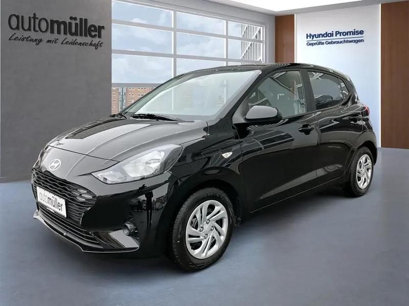 Gebraucht Hyundai i10 Select 63 PS (46 kW) 2024 Schwarz Kleinwagen