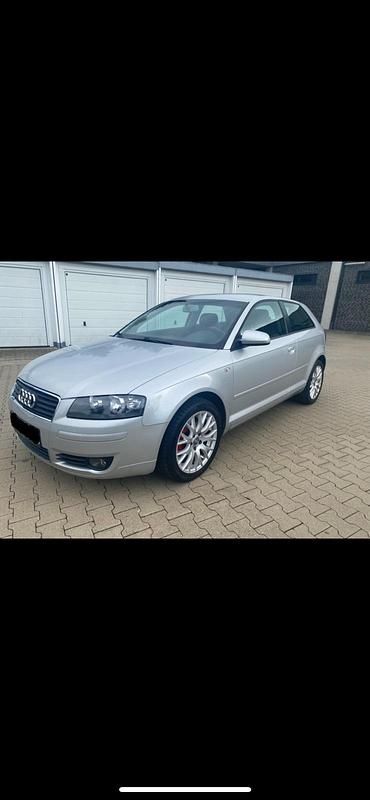 Grau Gebraucht 2003 Audi A3 Kleinwagen | 2.490 € (Fairer Preis) - Bild 1/4