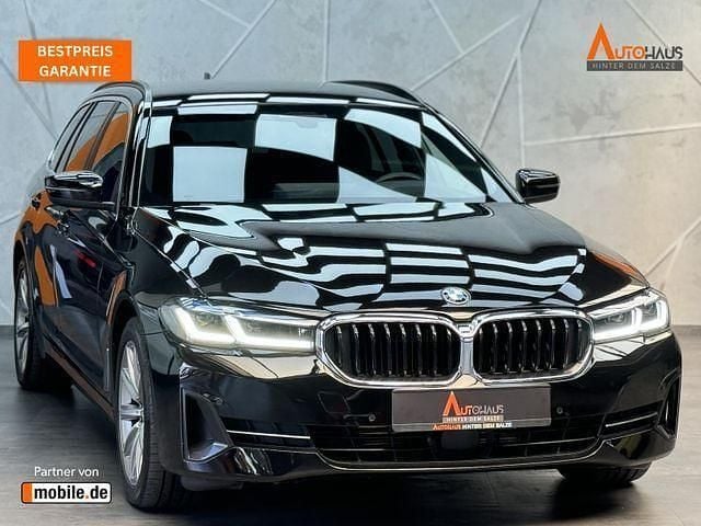 Schwarz Gebraucht 2022 BMW 520 Sport Line Limousine | 30.950 € (Superpreis) - Bild 1/4