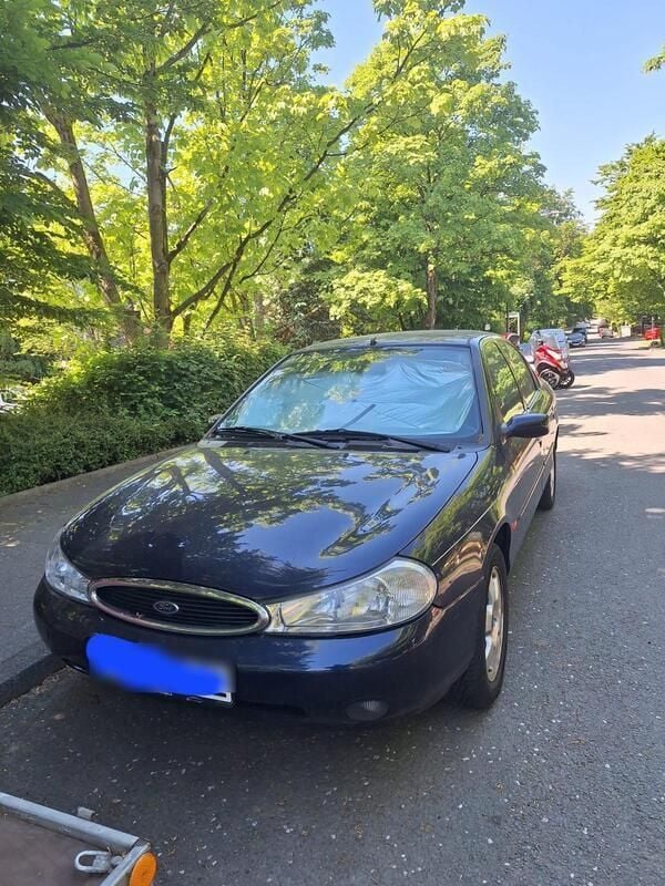Blau Gebraucht 1996 Ford Mondeo Ghia Limousine | 1.000 € - Bild 1/4