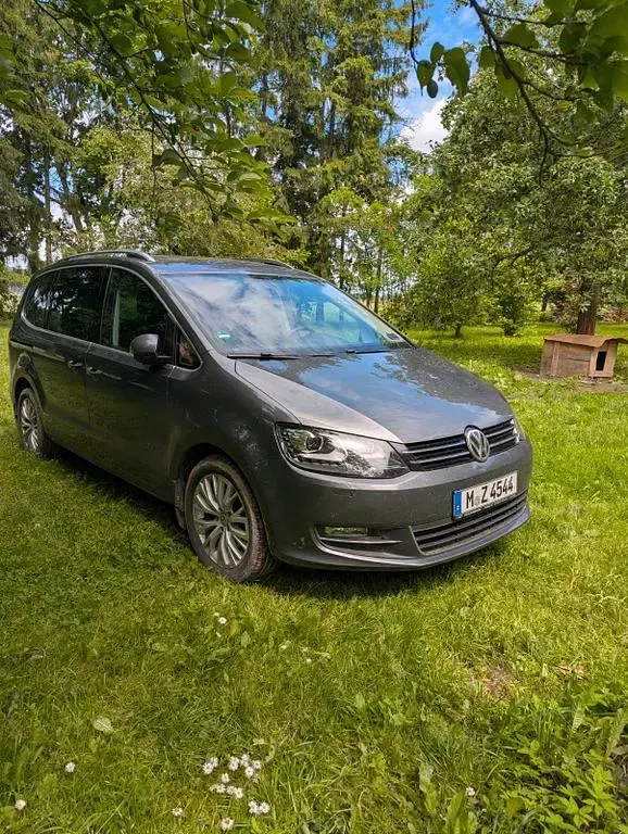 Gebraucht VW Sharan Trendline 150 PS (110 kW) 2017 Grau Van / Kleinbus