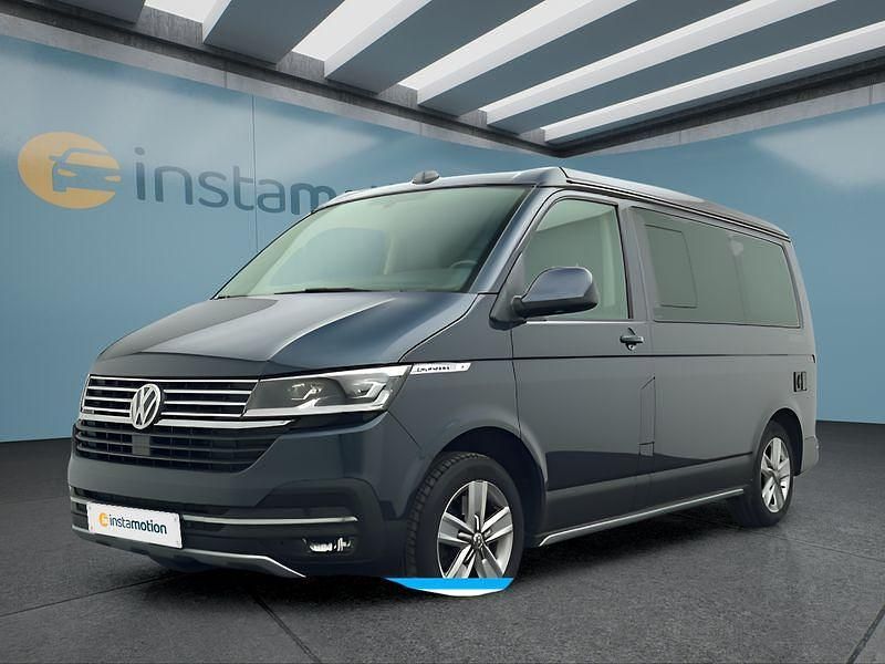 Blau Gebraucht 2023 VW California California Van | 64.299 € (Fairer Preis) - Bild 1/4