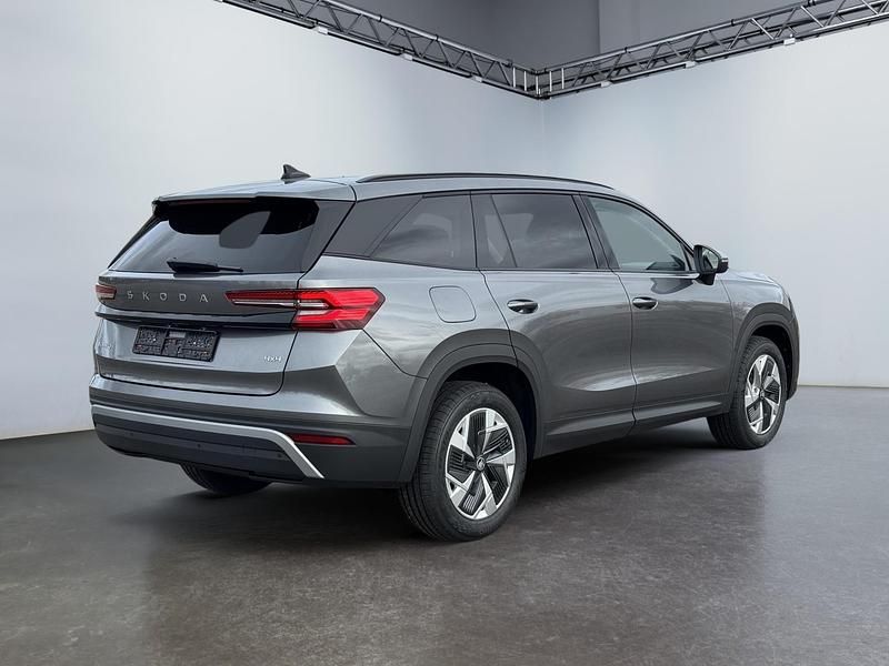 Neu Skoda Kodiaq Selection 204 PS (150 kW) 2025 Stahl grau SUV