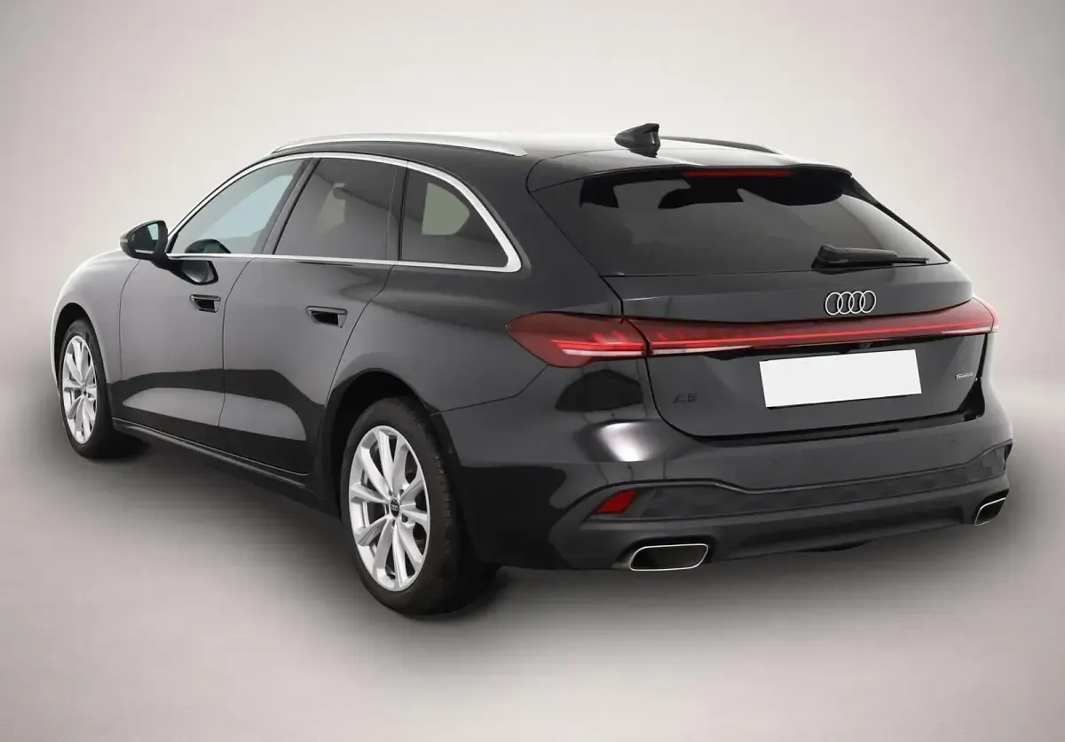 Gebraucht Audi A5 Ambiente 204 PS (150 kW) 2025 Manufacturer Kombi
