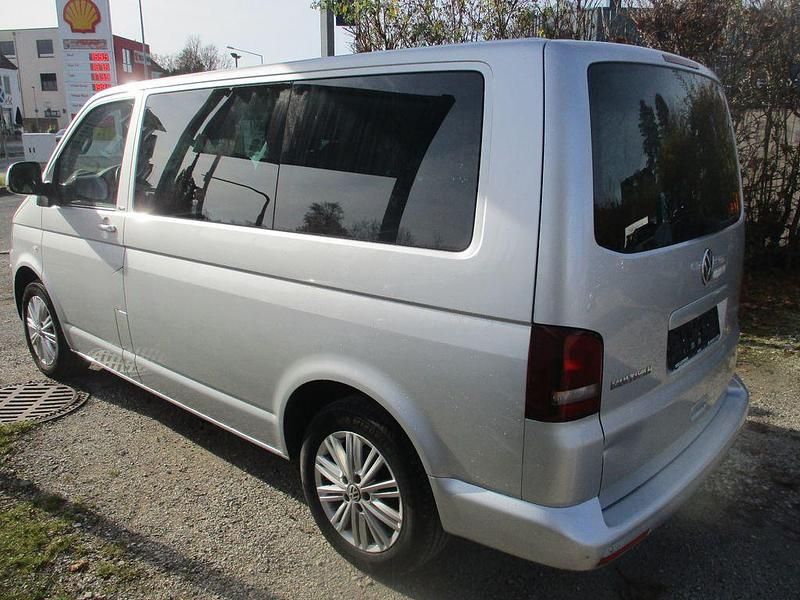 Usado VW Multivan 179 CV (131 kW) 2015 Plateado Monovolumen