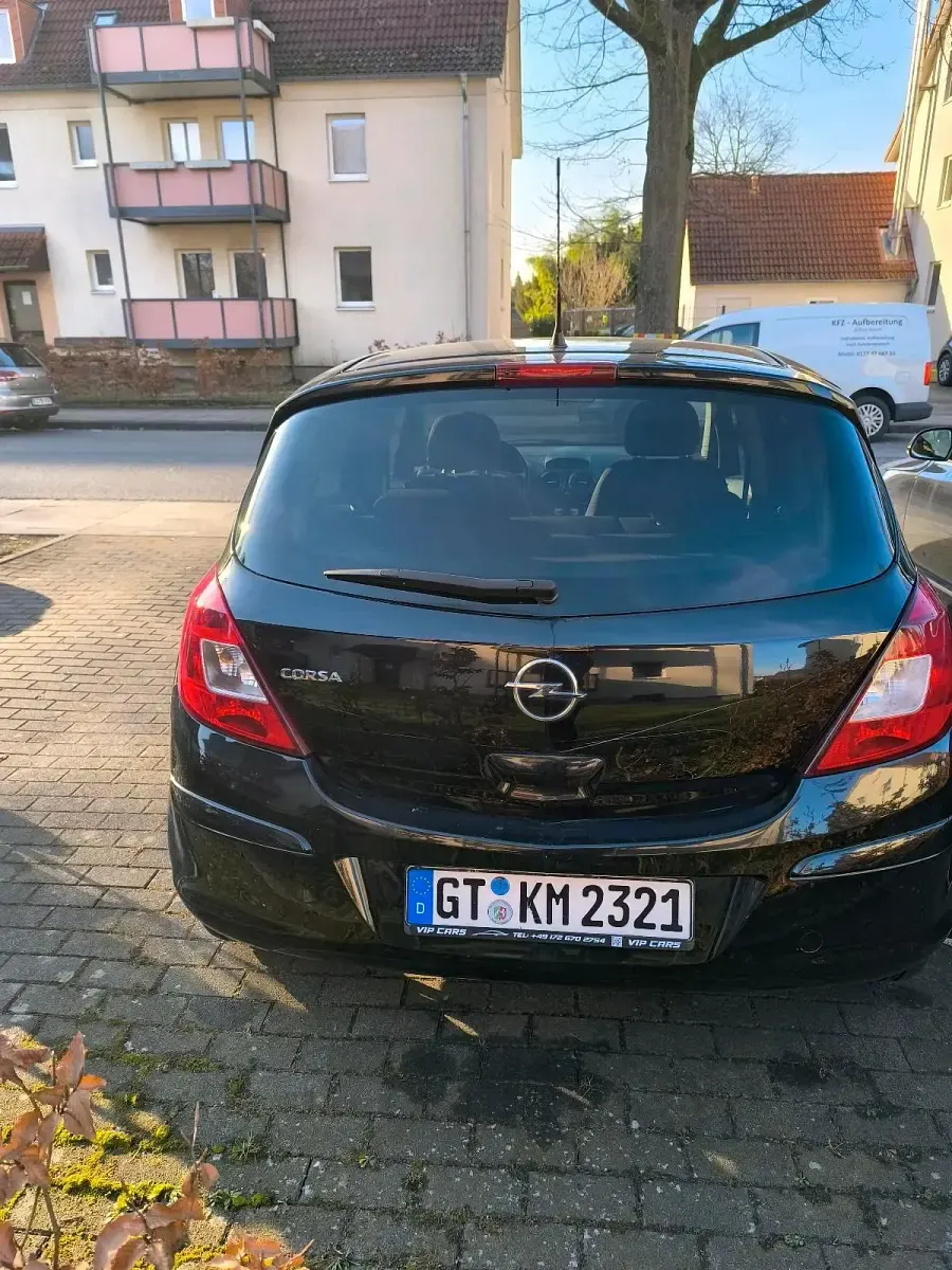 Używany Opel Corsa 80 KM (58 kW) 2010 Czarny Hatchback
