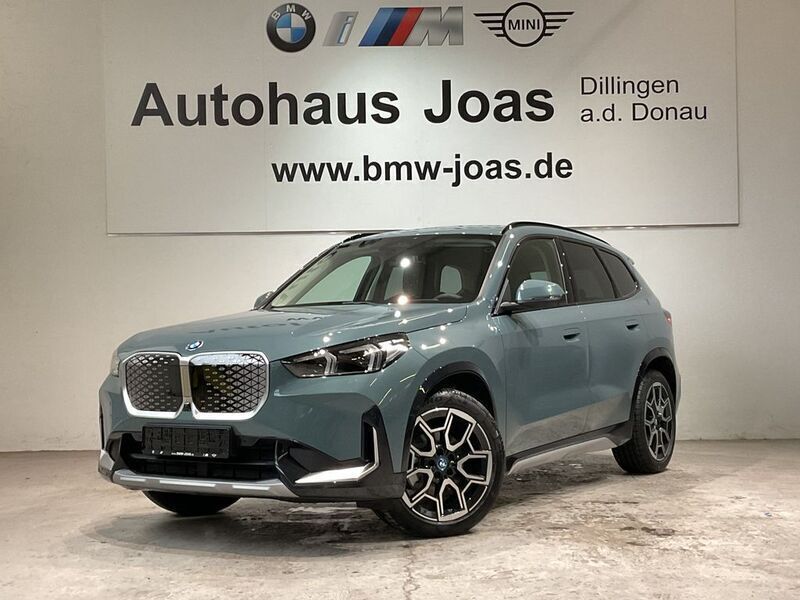 Cape york grün Gebraucht 2024 BMW iX1 xLine SUV | 52.500 € - Bild 1/4
