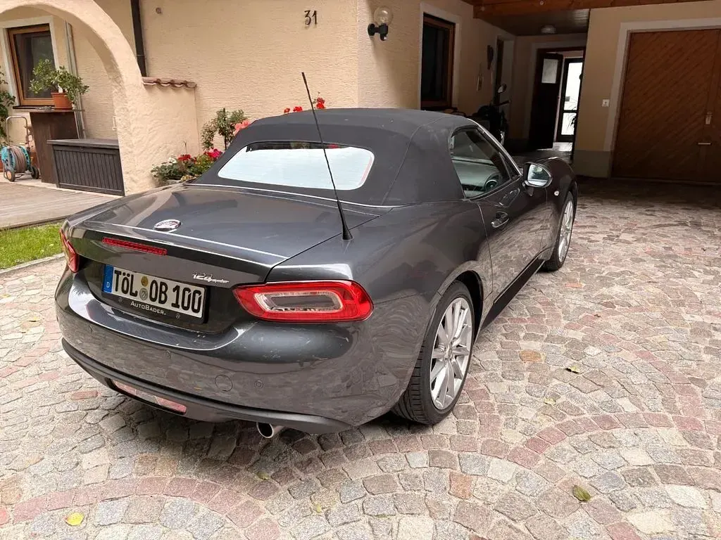 Gebraucht Fiat 124 Spider Lusso 140 PS (102 kW) 2018 Grau Cabrio