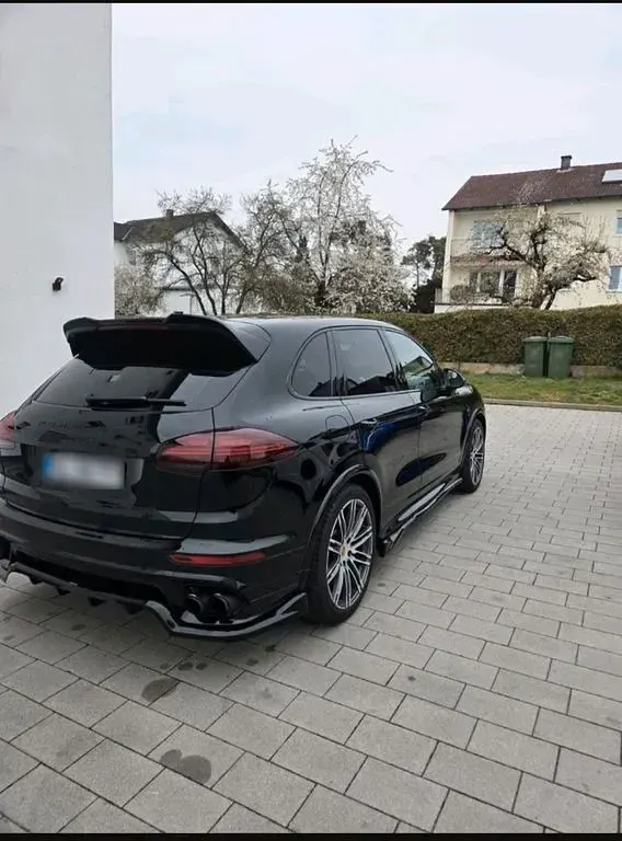 Gebraucht Porsche Cayenne GTS 441 PS (324 kW) 2015 Schwarz SUV