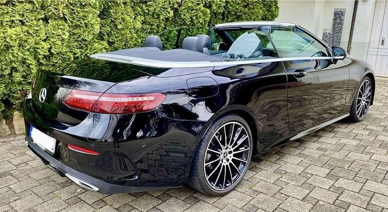Schwarz Gebraucht 2022 Mercedes E220 AMG line Cabrio | 45.990 € (Fairer Preis) - Bild 1/4
