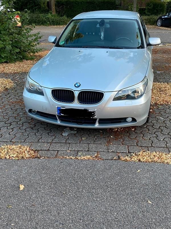 Silber Gebraucht 2004 BMW 525 Limousine | 3.300 € (Superpreis) - Bild 1/4