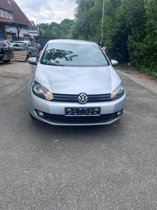 Grau Gebraucht 2010 VW Golf VI Team Limousine | 5.500 € (Fairer Preis) - Bild 1/4