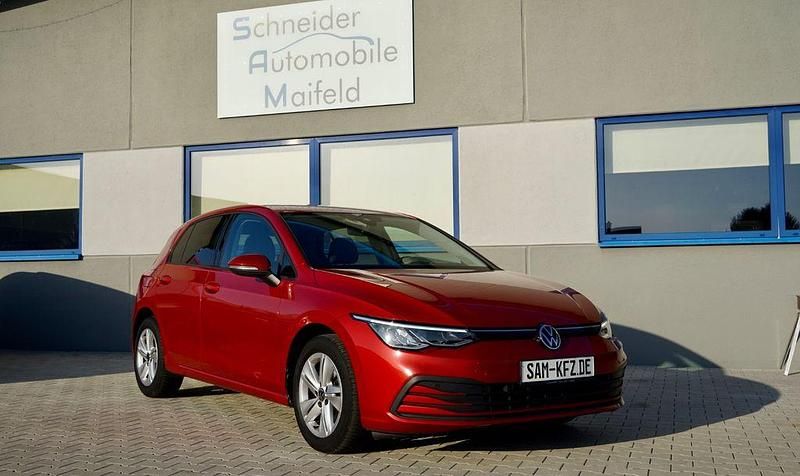 Gebraucht VW Golf VIII 131 PS (96 kW) 2021 Rot Limousine