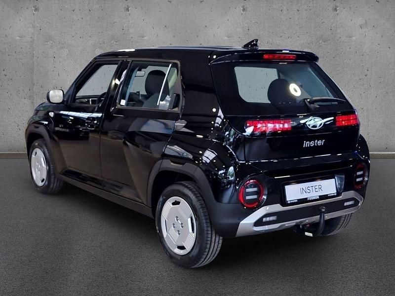 Neu Hyundai Inster Select 71 kW (97 PS) 2025 Schwarz Kleinwagen