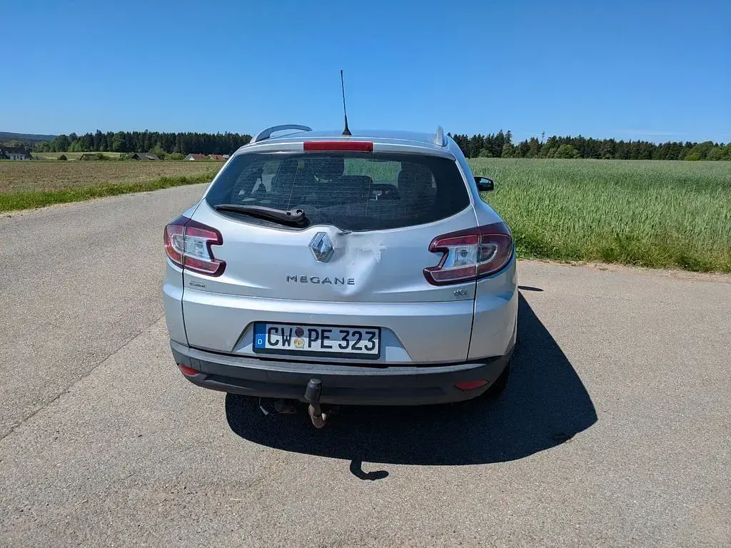 Gebraucht Renault Mégane 106 PS (77 kW) 2011 Silber Limousine