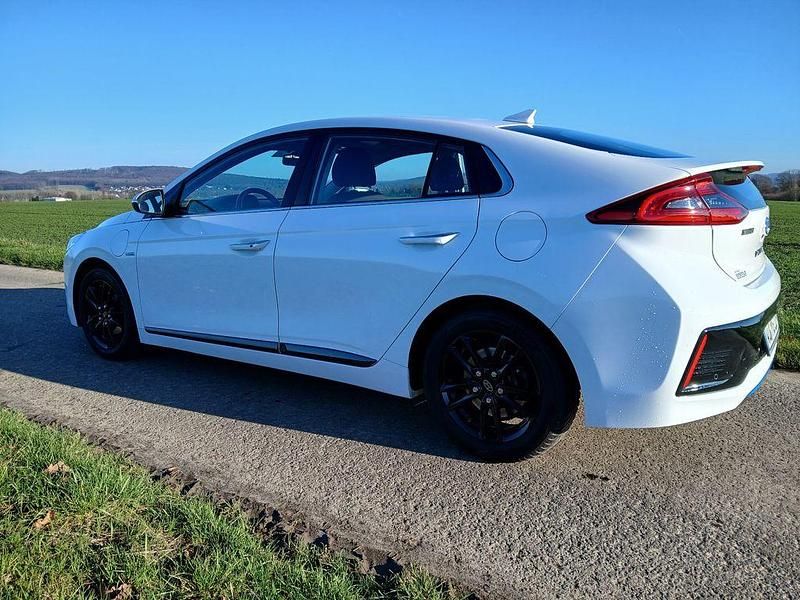 Gebraucht Hyundai Ioniq Style 141 PS (103 kW) 2018 Weiß Kleinwagen