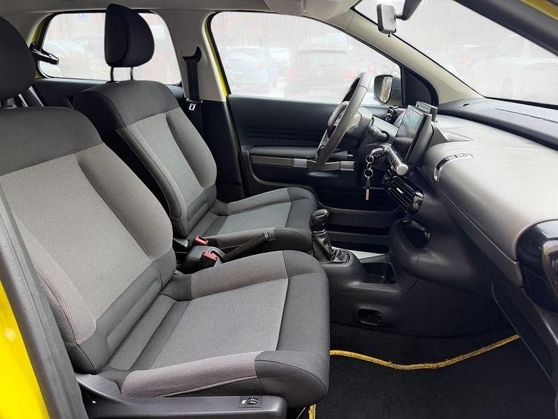 Gebraucht Citroën C4 SELECTION 82 PS (60 kW) 2016 Gelb SUV