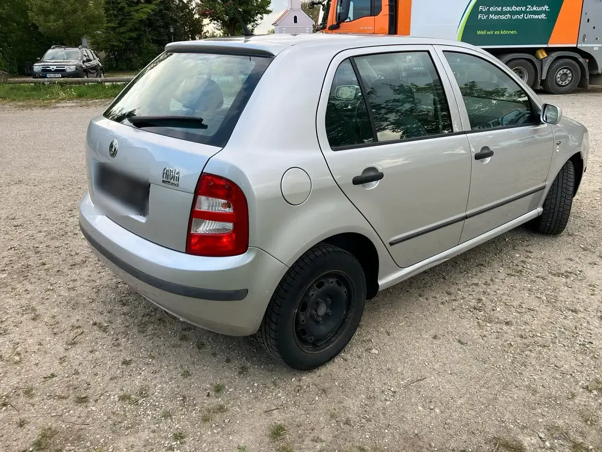 Gebraucht Skoda Fabia 75 PS (55 kW) 2002 Silber Kleinwagen
