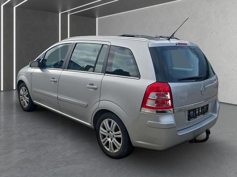 Gebraucht Opel Zafira 140 PS (102 kW) 2009 Silber Van / Kleinbus