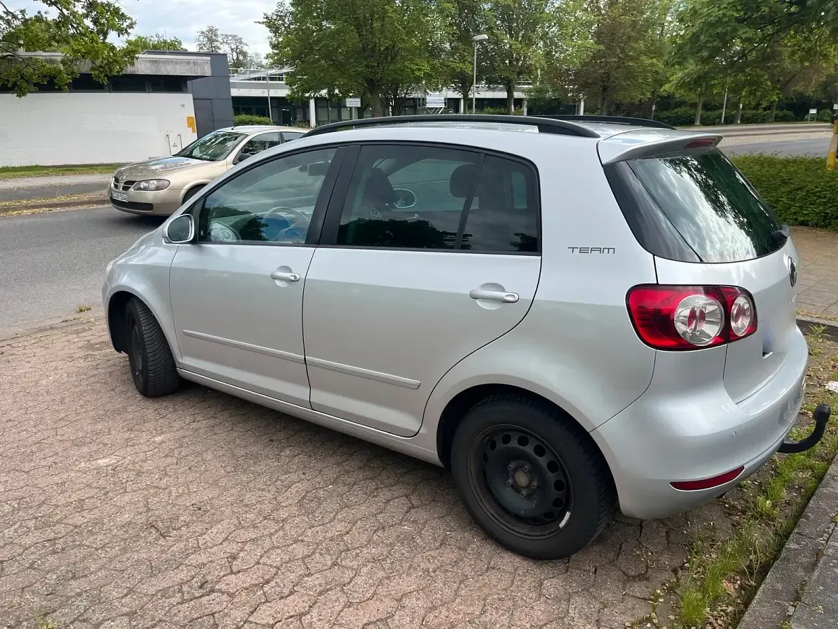 Gebraucht VW Golf VI Comfortline 110 PS (80 kW) 2010 Silber Kleinwagen