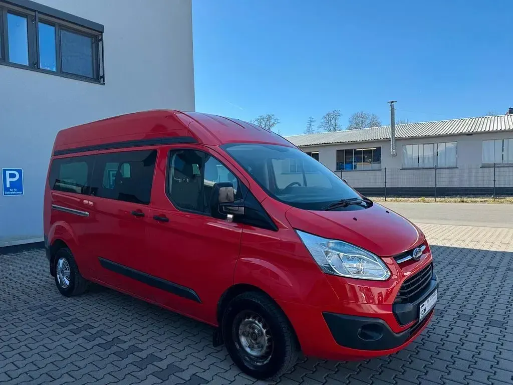 Gebraucht Ford Transit Trend 125 PS (91 kW) 2016 Rot Kombi