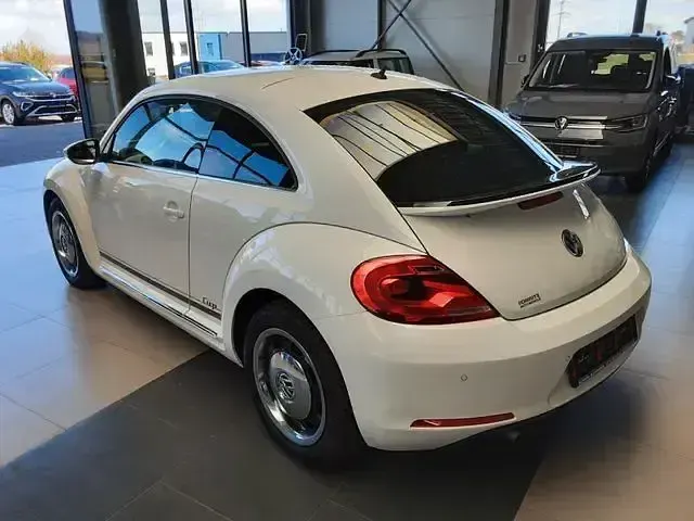 Gebraucht VW Beetle Cup 105 PS (77 kW) 2015 Weiß Kleinwagen