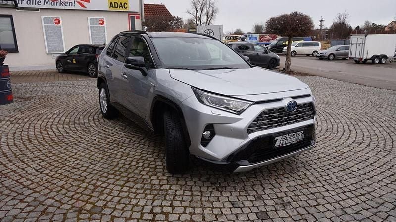 Gebraucht Toyota RAV4 Hybrid Style 218 PS (160 kW) 2020 Silber SUV