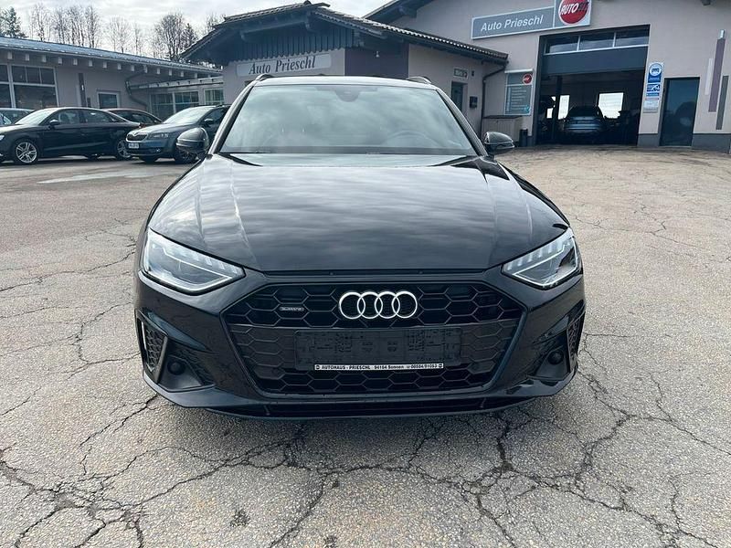 Gebraucht Audi A4 S-Line 204 PS (150 kW) 2021 Mythosschwarz metallic Kombi