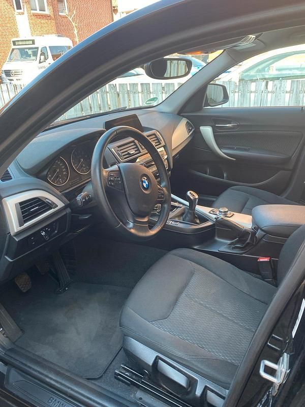 Gebraucht BMW 116 109 PS (80 kW) 2015 Schwarz Kleinwagen