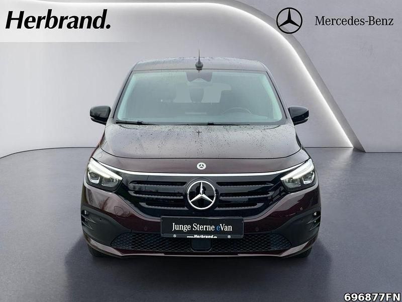 Gebraucht Mercedes EQT200 89 kW (122 PS) 2024 Rot Van / Kleinbus
