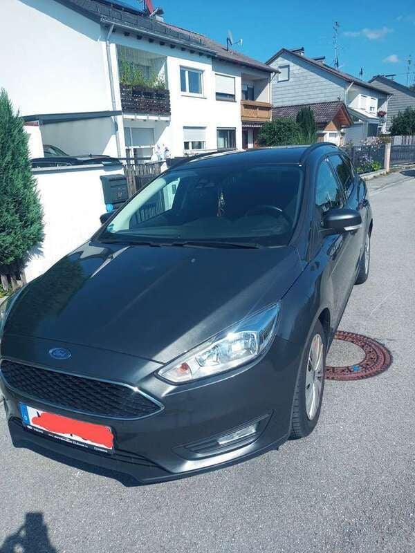 Grau Gebraucht 2016 Ford Focus Trend Kombi | 6.500 € (Guter Preis) - Bild 1/4