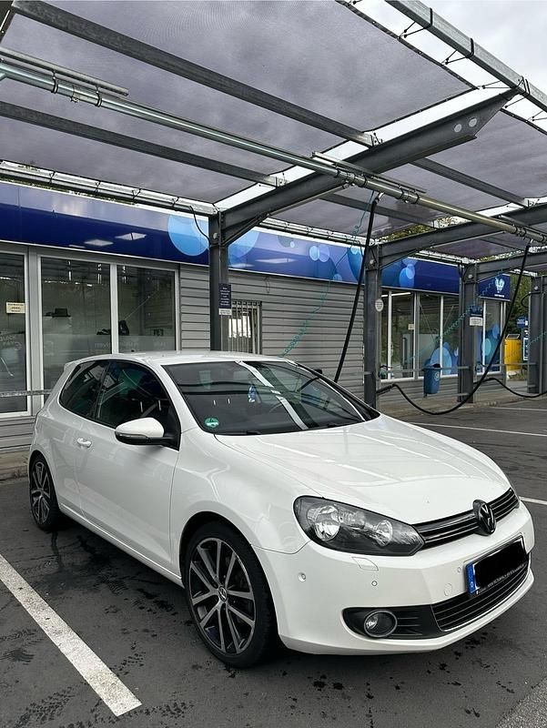 Weiß Gebraucht 2012 VW Golf VI Coupé | 6.300 € (Fairer Preis) - Bild 1/4