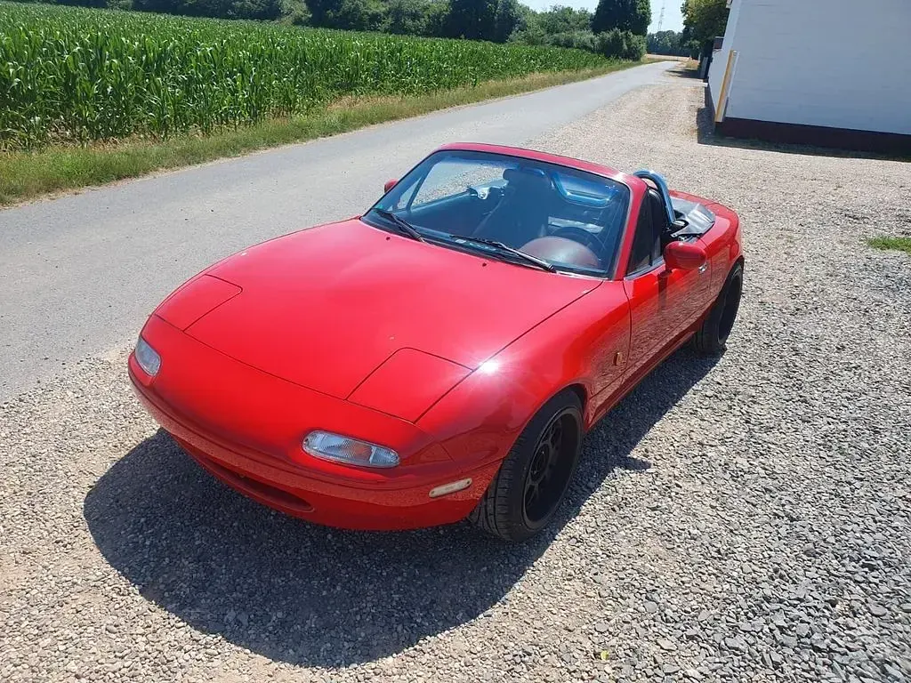 Second-hand Mazda MX5 116 CP (85 kW) 1990 Roșu Cabrio