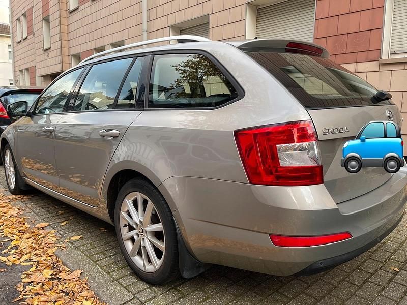 Gebraucht Skoda Octavia 150 PS (110 kW) 2016 Silber Kleinwagen