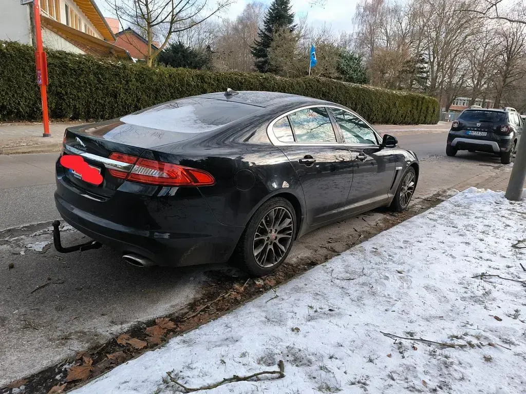 Second-hand Jaguar XF 200 CP (147 kW) 2014 Negru Berlinǎ
