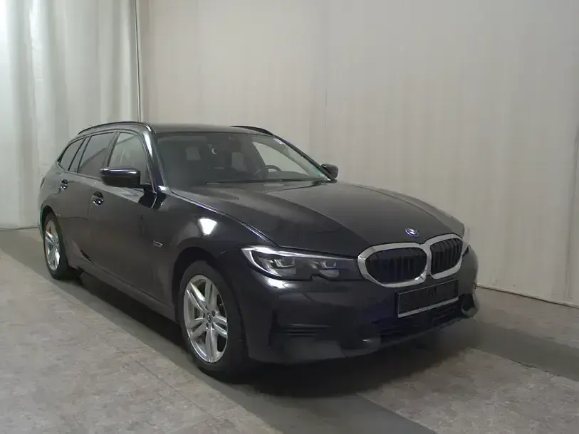 Gebraucht BMW 330e Sport Line 2022 Schwarz Kombi