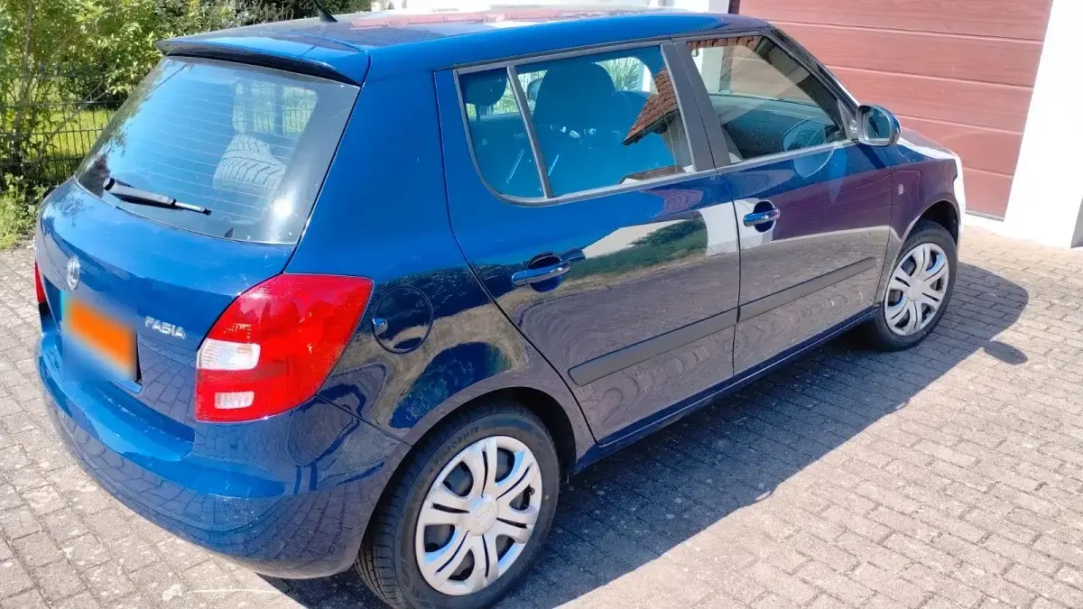 Gebraucht Skoda Fabia Ambition 69 PS (50 kW) 2014 Blau Kleinwagen