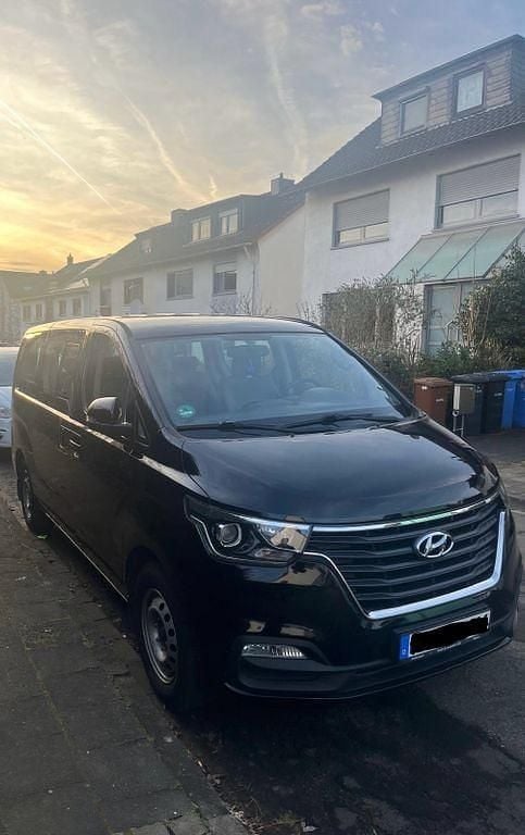 Schwarz Gebraucht 2019 Hyundai H-1 Van / Kleinbus | 18.000 € (Superpreis) - Bild 1/4