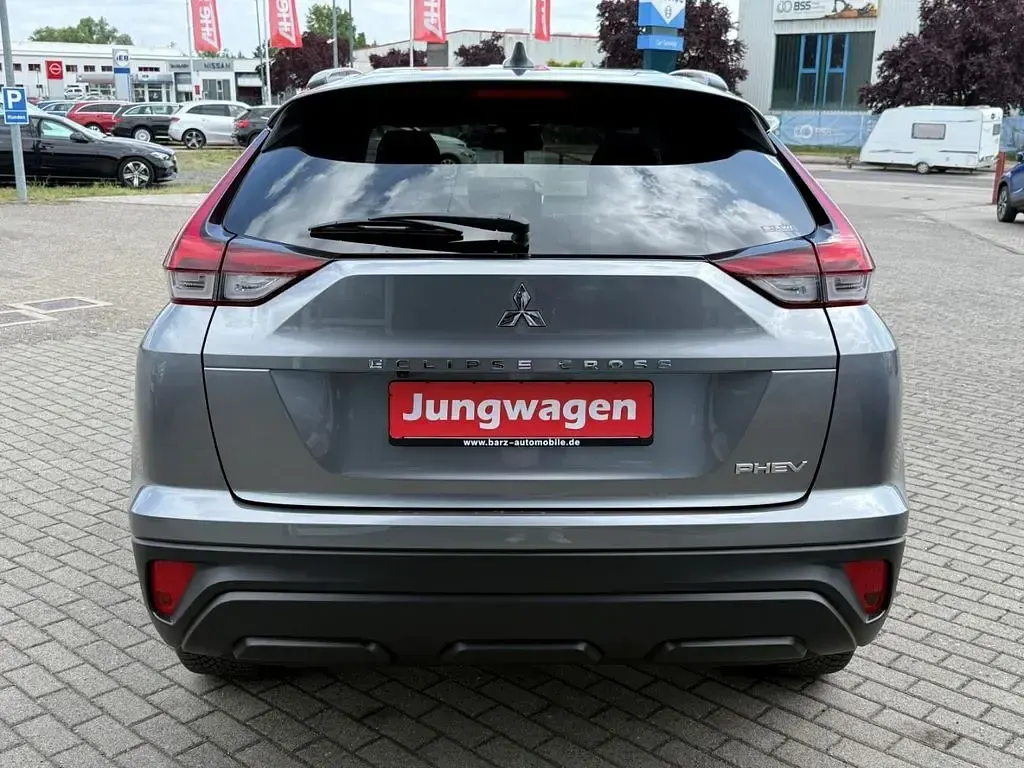Gebraucht Mitsubishi Eclipse Cross Basis 188 PS (138 kW) 2022 Grau SUV