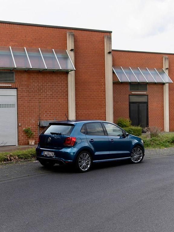 Gebraucht VW Polo BlueGT 140 PS (102 kW) 2013 Blau Kleinwagen