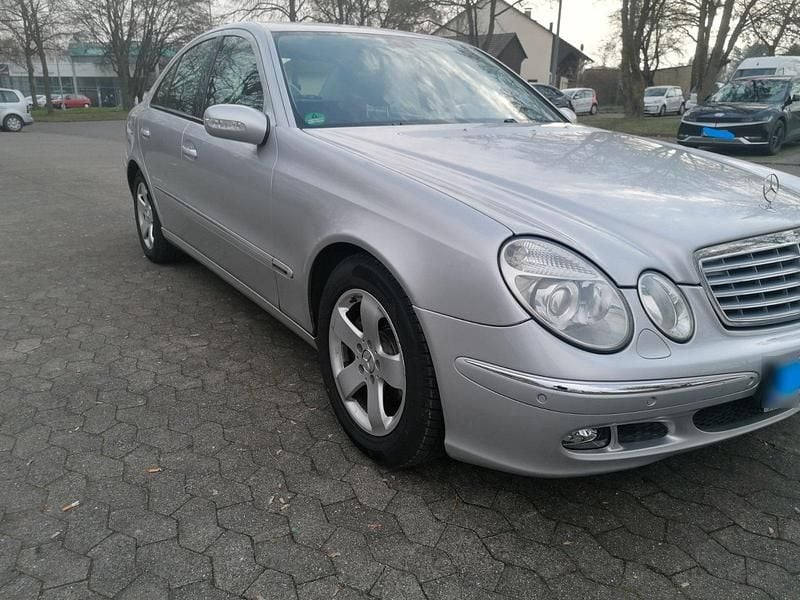 Gebraucht Mercedes E320 Elegance 224 PS (164 kW) 2002 Silber Limousine
