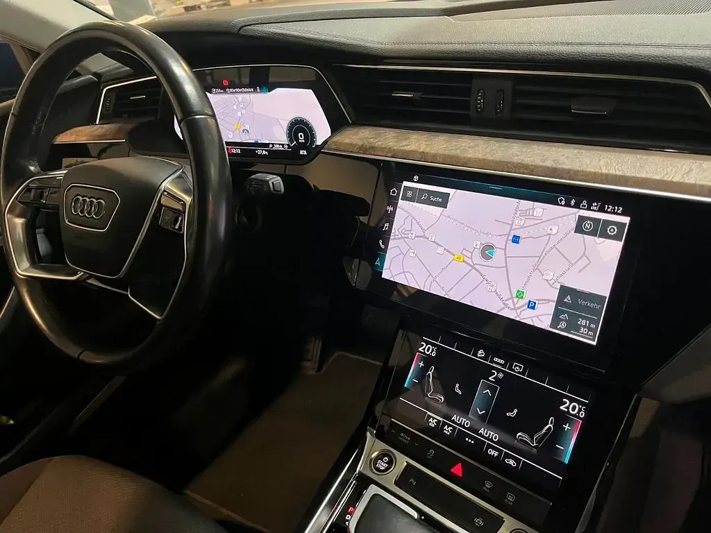 Gebraucht Audi e-tron 300 kW (408 PS) 2021 Blau SUV