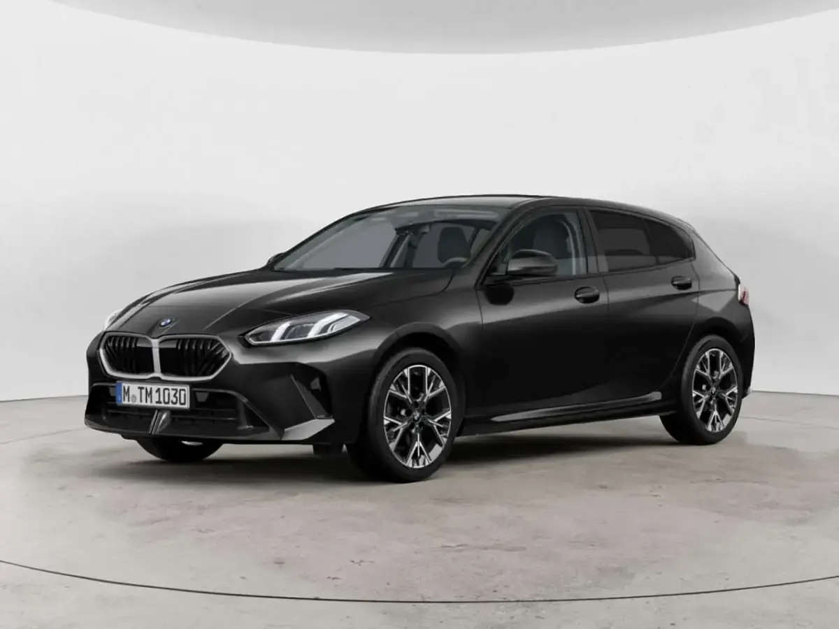 Gebraucht BMW 116 Sport Line 122 PS (89 kW) 2025 Black sapphire Kleinwagen