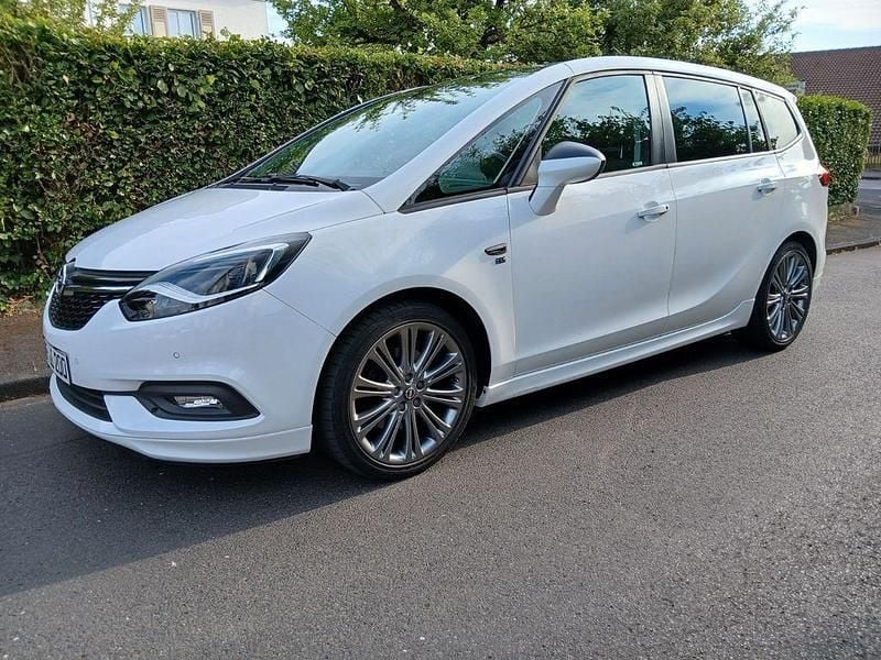 Weiß Gebraucht 2018 Opel Zafira Tourer OPC Van / Kleinbus | 18.800 € (Fairer Preis) - Bild 1/4