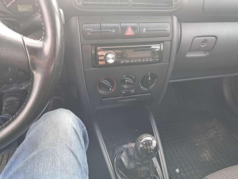 Gebraucht Seat Leon 105 PS (77 kW) 2003 Other Kleinwagen