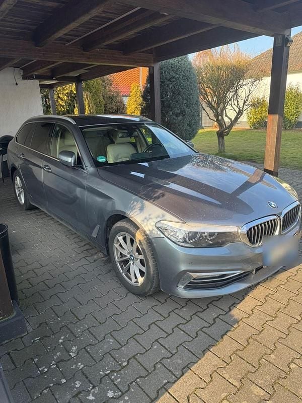 Gebraucht BMW 530 Luxury Line 252 PS (185 kW) 2018 Blau Kombi