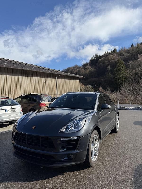 Grau Gebraucht 2017 Porsche Macan S SUV | 27.500 € (Superpreis) - Bild 1/4