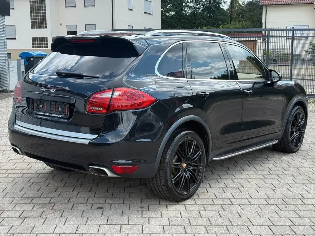 Gebraucht Porsche Cayenne Diesel 239 PS (175 kW) 2010 Schwarz SUV