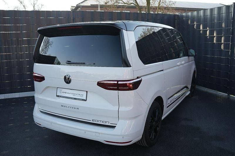 Gebraucht VW Multivan Edition 150 PS (110 kW) 2025 Weiß Van